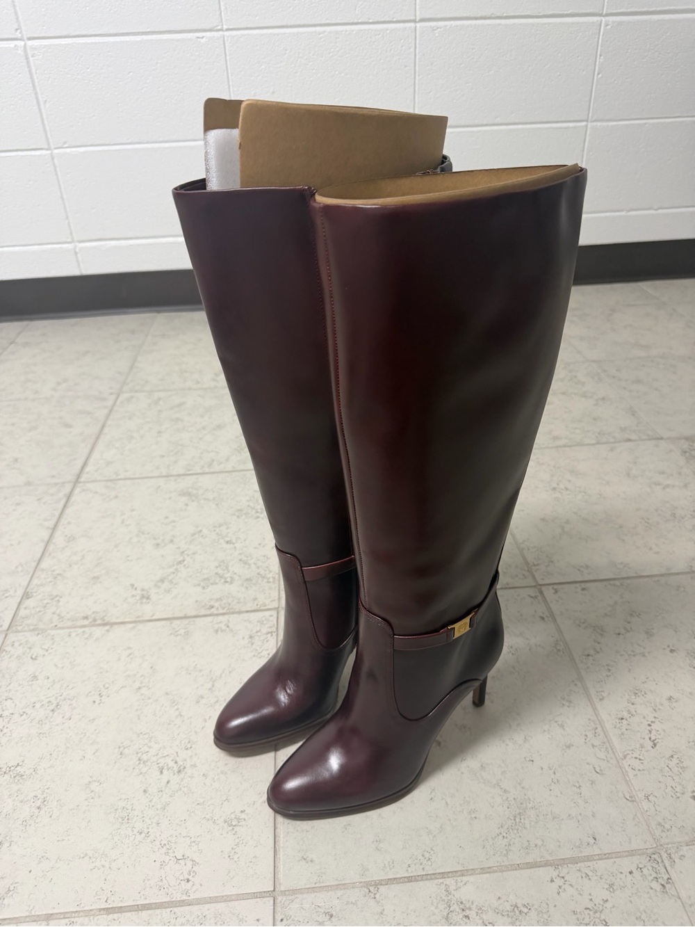NIB Vince Camuto Skylie 2 Knee-High Wide Calf Rich Mahogany Leather Boots Size 7
